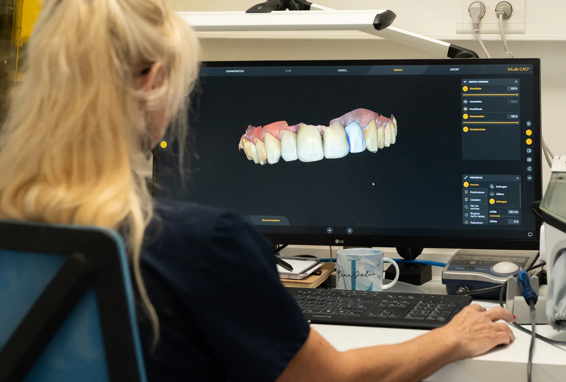 Çenenin 3D modeliyle ekrana bakış